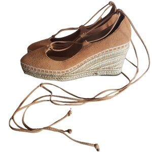 SCHUTZ Fechado Salto Medio
Acamurcado Espadrilles, Cow Suede/ Dawn, Size 6B